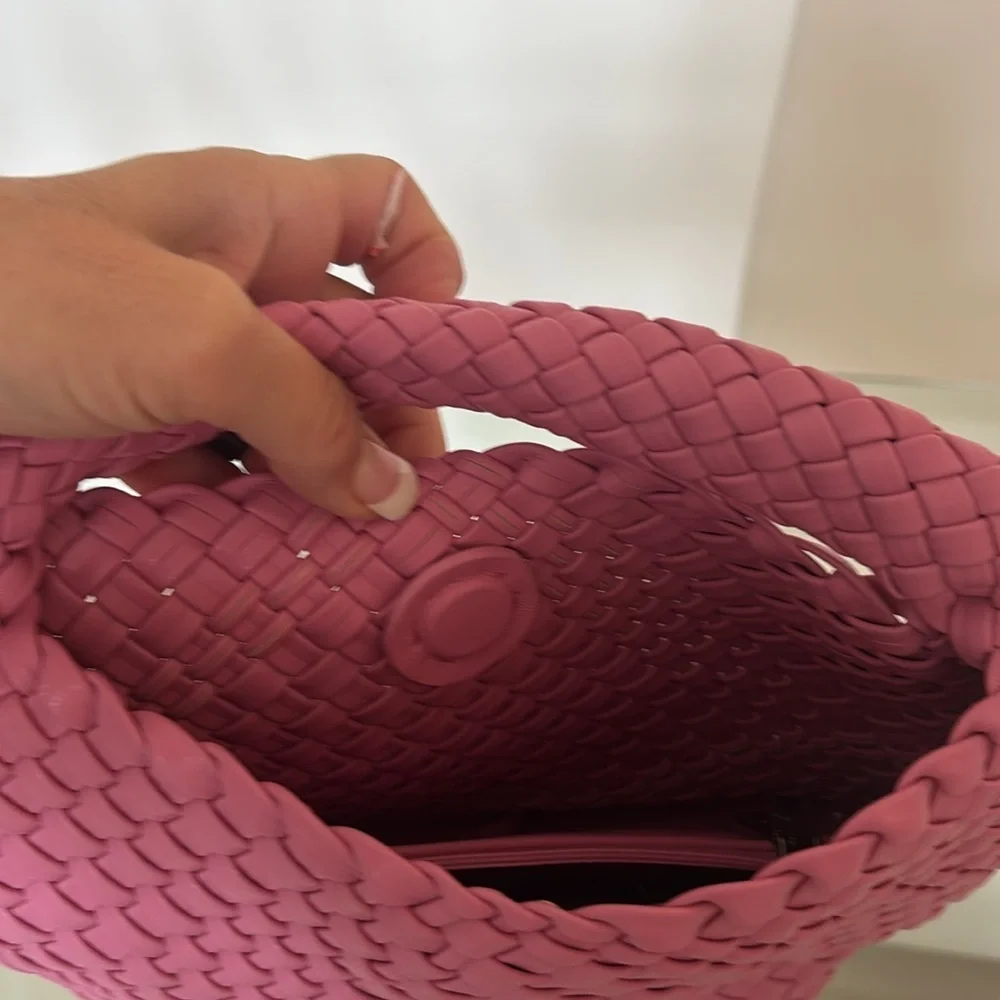 Elegant Pink Woven Hobo Bag with Pouch Vegan